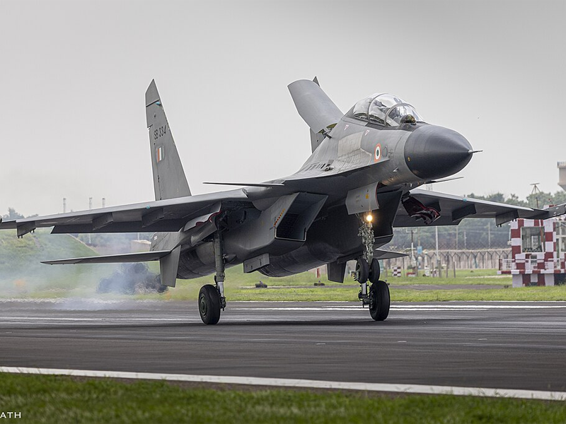 OTAN realiza vuelo de advertencia ante aproximación de aeronaves rusas