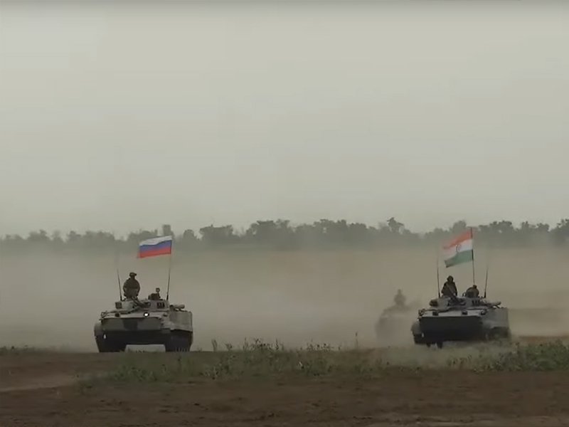 Rusia e India inician ejercicios militares conjuntos