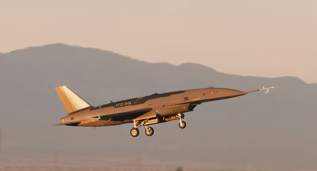Comienzan las pruebas de vuelo del dron compañero YFQ-44A de Andúril