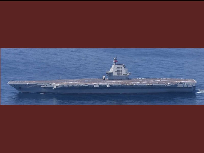 La Armada de China pone en servicio al portaaviones Fujian