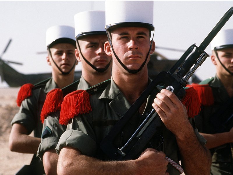 Francia crea un servicio militar voluntario