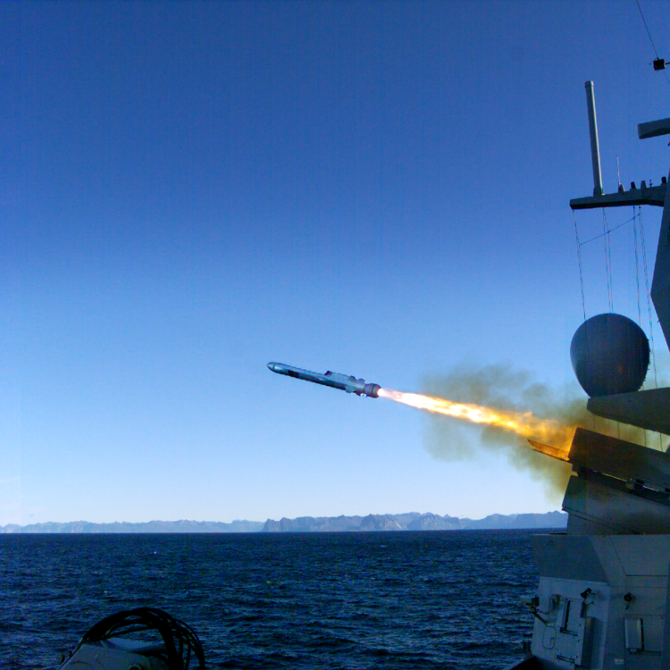 Dinamarca adquiere sistemas de misiles costeros Kongsberg para control de accesos marítimos