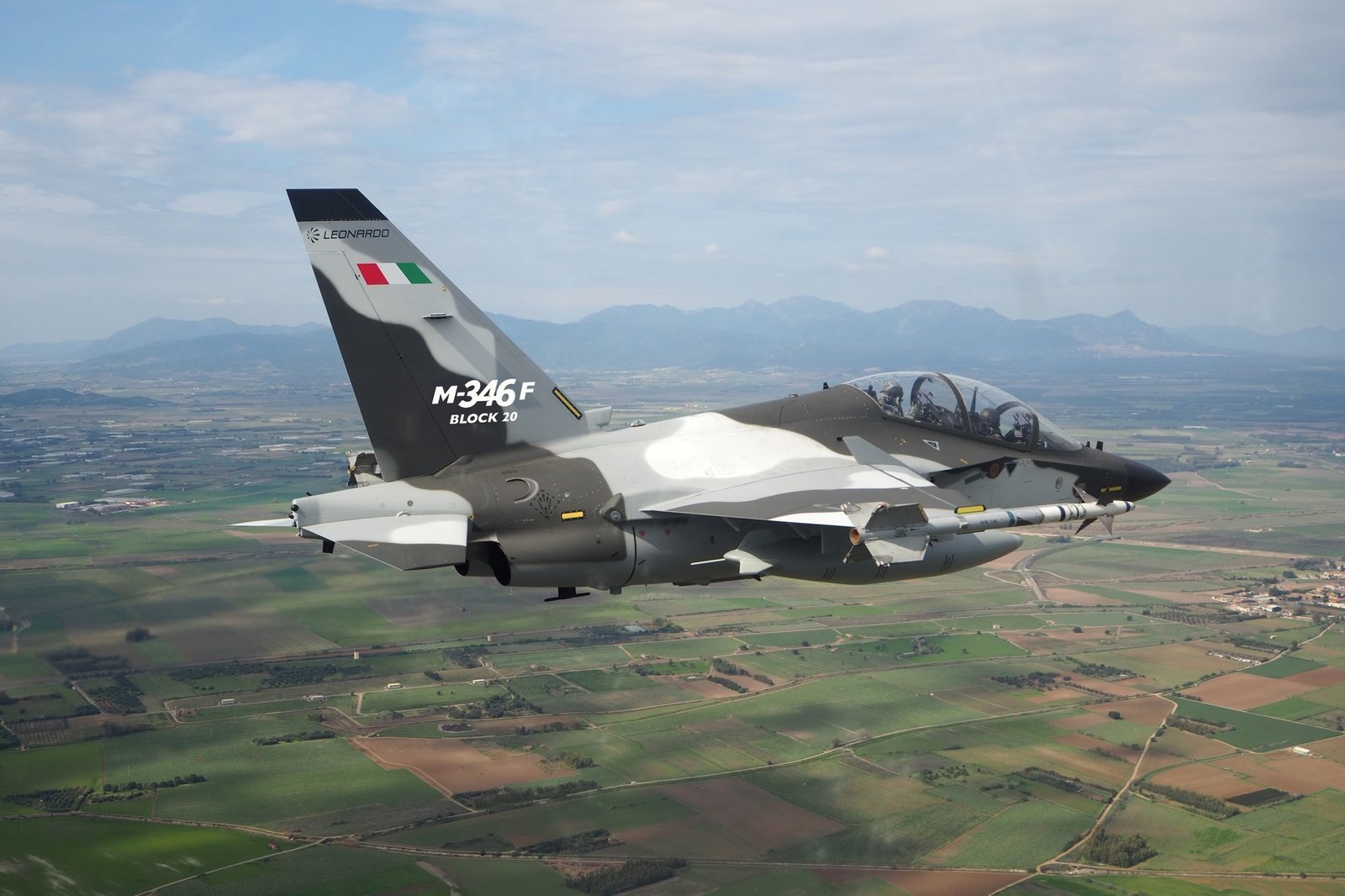 Leonardo firma contrato de venta con Austria para la adquisición de aeronaves M-346 F Block 20