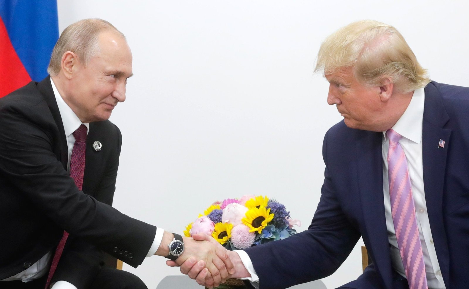 Trump y Putin evalúan un alto el fuego temporal en Ucrania