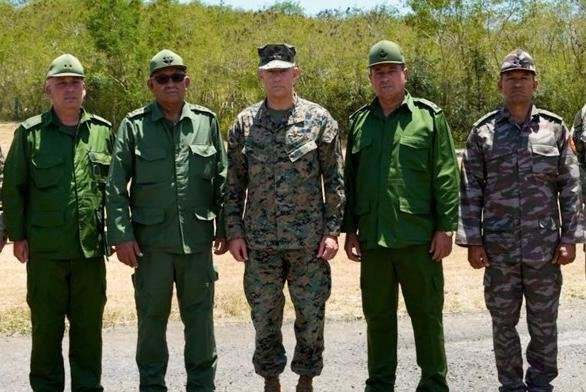 Jefe del Comando Sur estadounidense se reúne con autoridades militares de Cuba